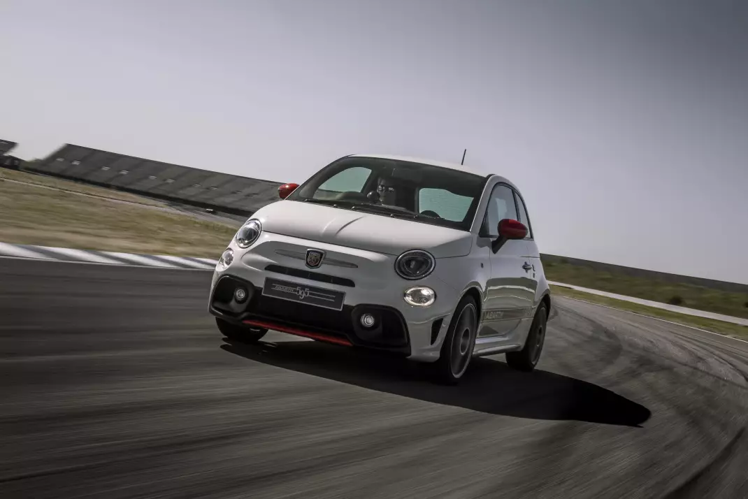 Image of a Abarth 595 car