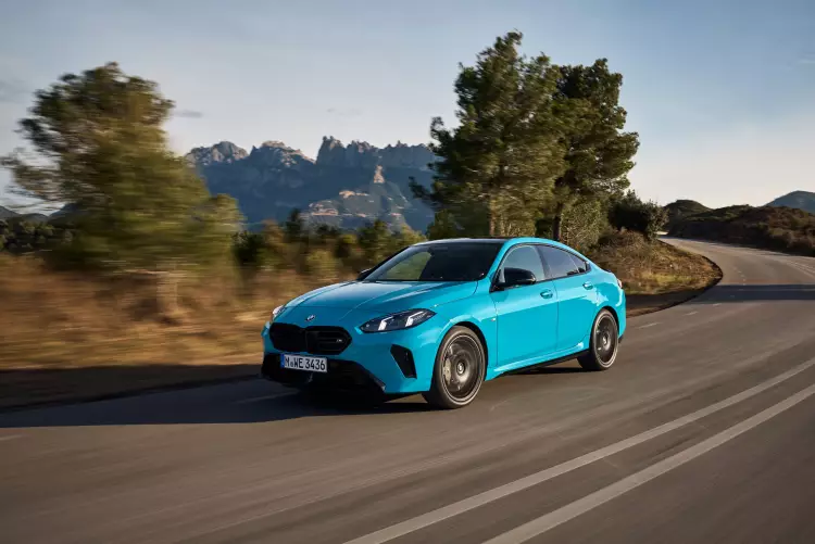 Image of a BMW 218 family car