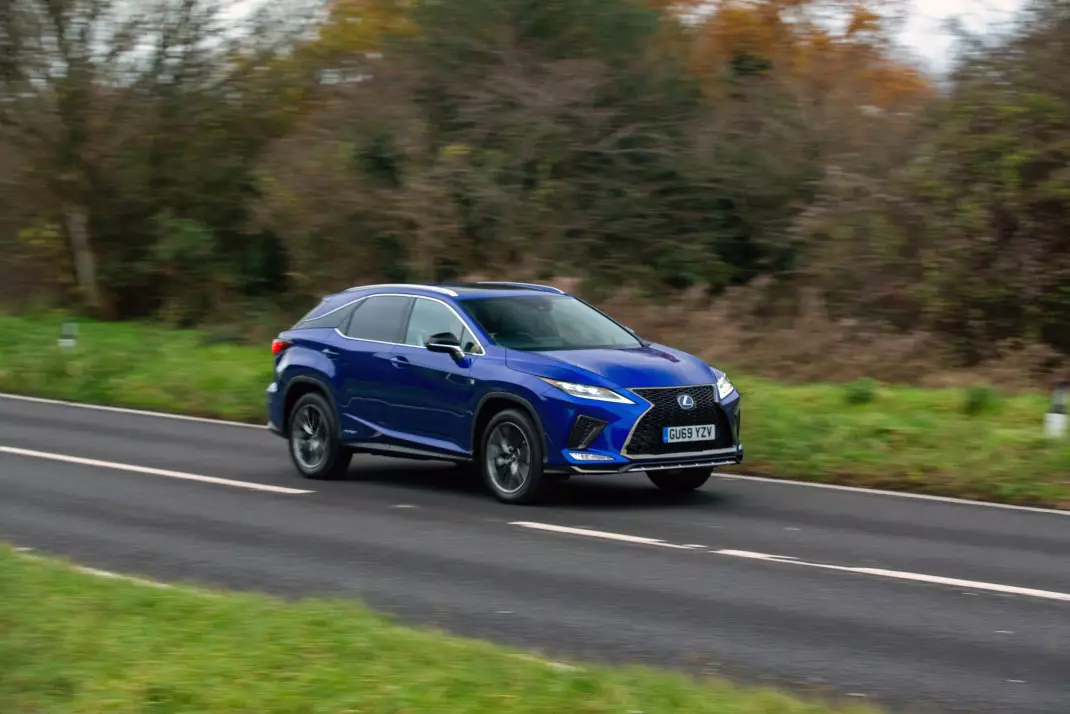 Image of a Lexus RX car