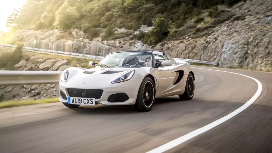 Image of a Lotus Elise car