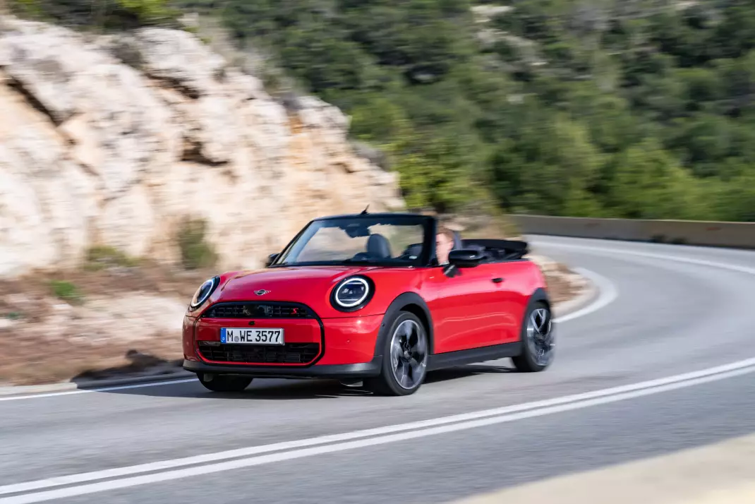 Image of a MINI Convertible car