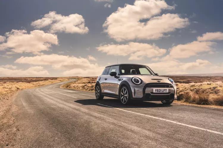 Image of a MINI Cooper supermini