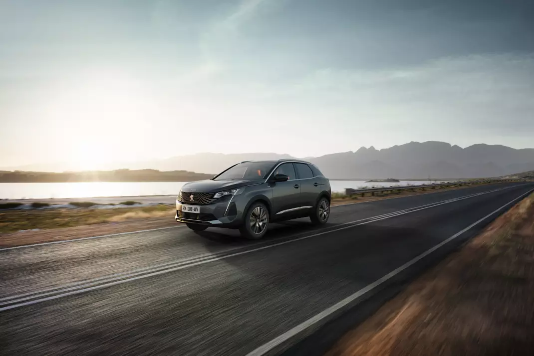 Image of a Peugeot 3008 car