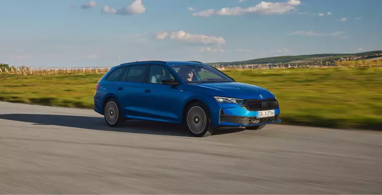 Image of a Skoda Octavia family car