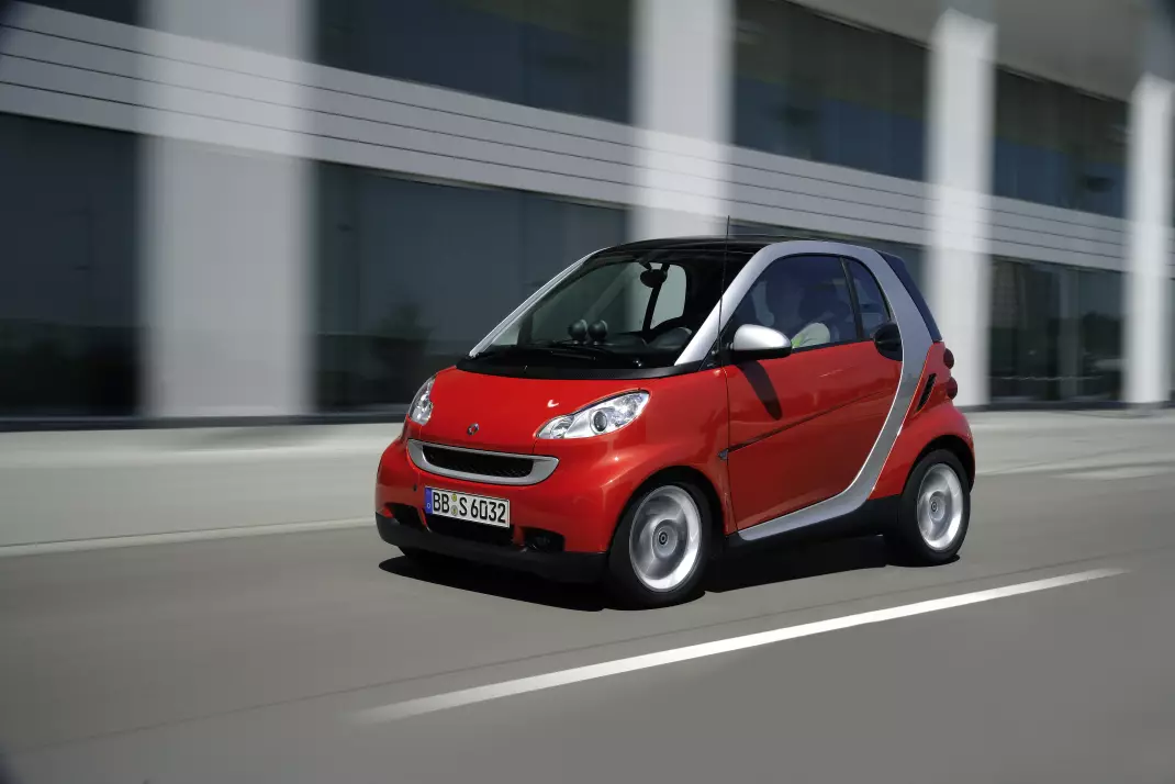 Image of a Smart City Coupe car