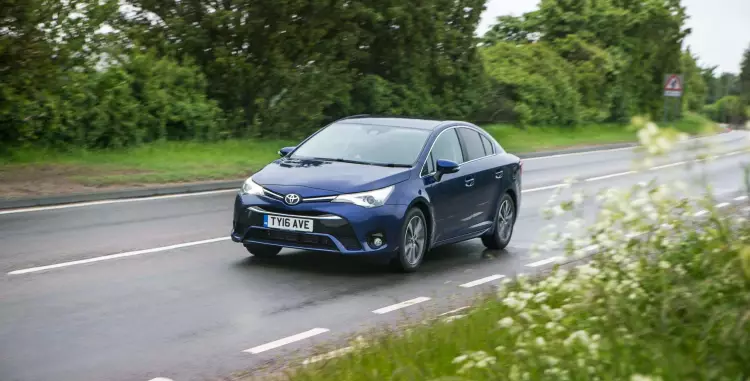 Image of a Toyota Avensis family car