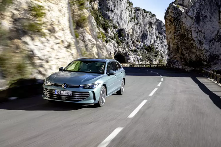 Image of a Volkswagen Passat family car