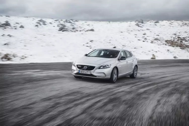 Image of a Volvo V40 family car