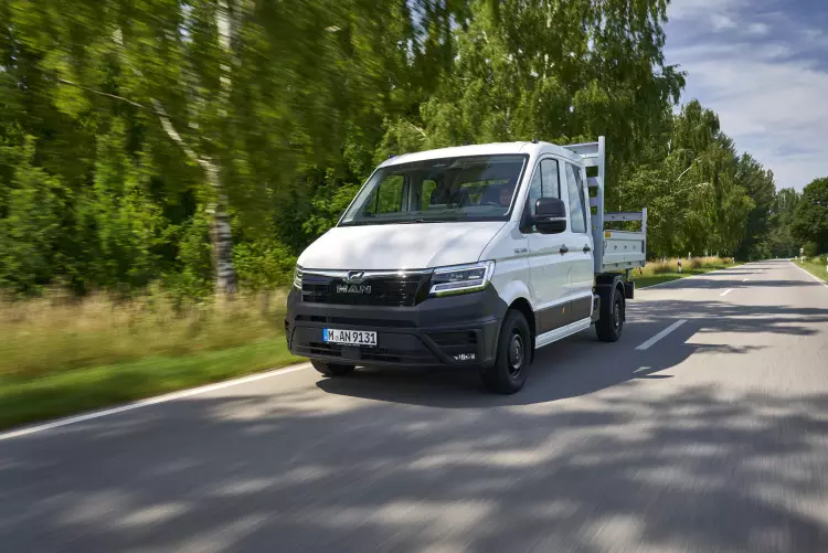 Image of a tipper van