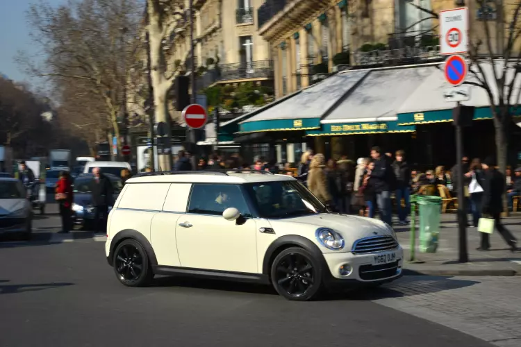 Image of a MINI van