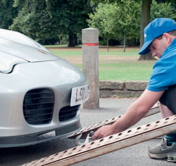 AnyVan delivery driver picking up car